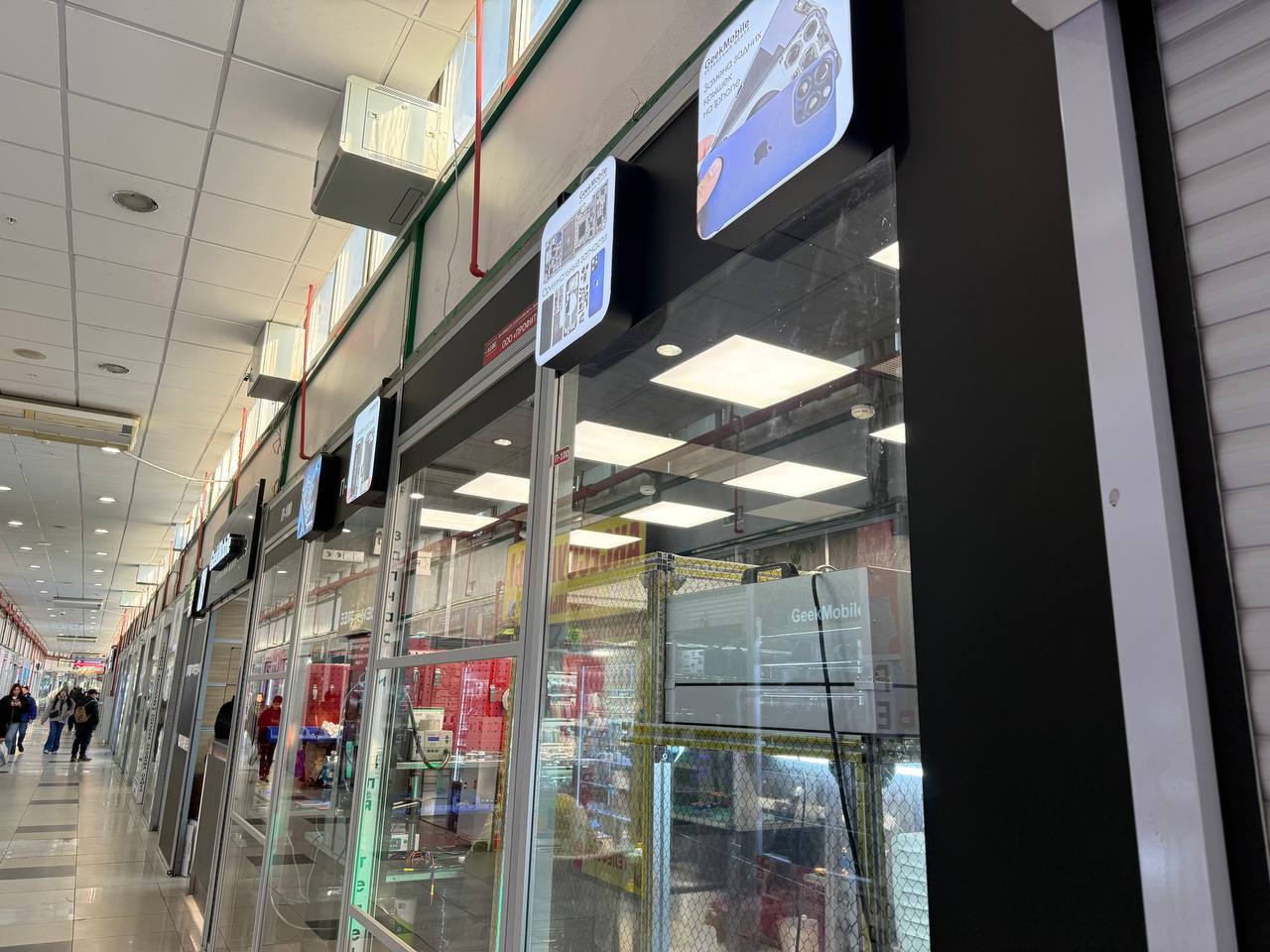 Витрина смартфонов